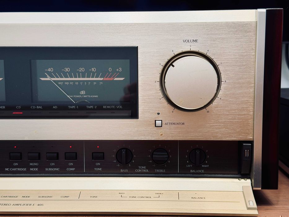 Accuphase E-405 — последний тёплый Accuphase до эпохи аналитики, 1989, 170 Вт пред+мощник | Япония, идеал 10 из 10, MM/MC, пульт