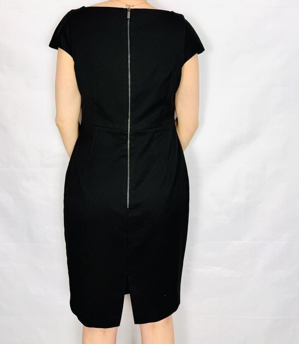 Czarna sukienka z kwadratowym dekoltem M 38