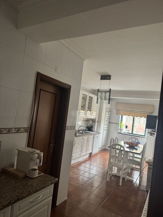 Vendo Cozinha Branca e Tampos de pgranito
