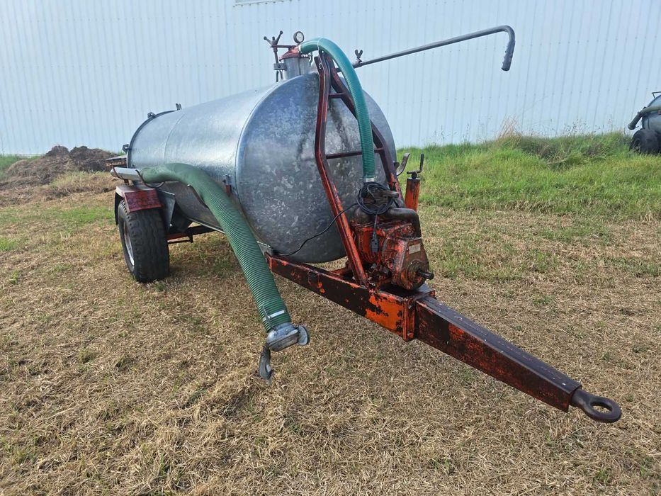 Cisterna agricola 3000 litros usada