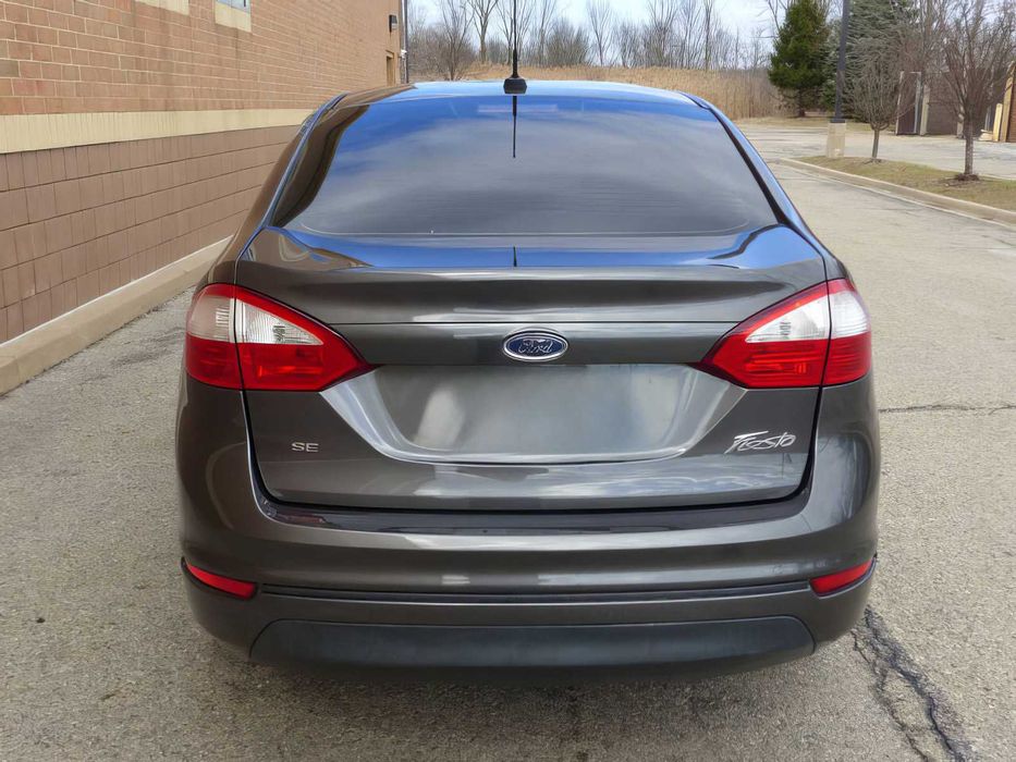 Ford Fiesta SE      2017