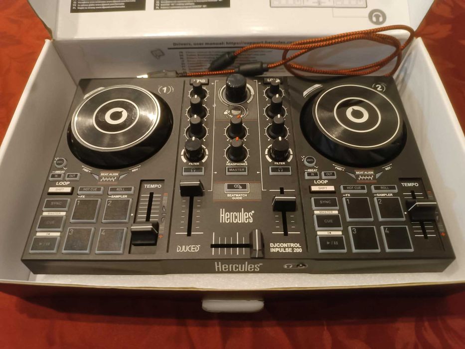 Mesa controladora Hercules Inpulse DJ MK200