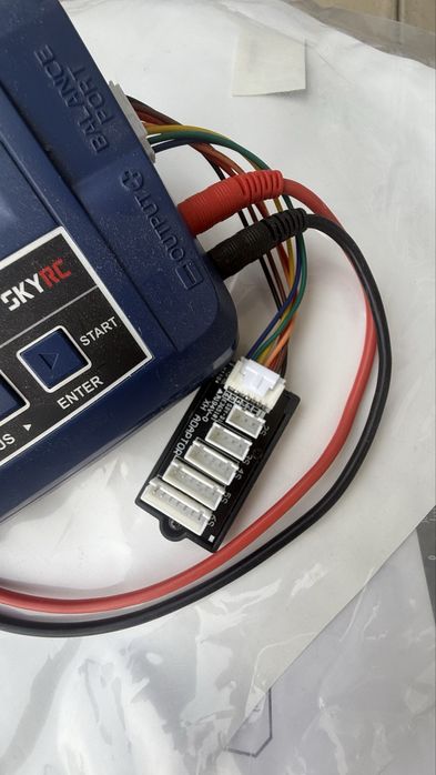 SKYRC E680 Carregador multifuncional de 8 A LiPo