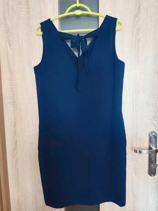 584. Granatowa krótka sukienka elegancka rozmiar L