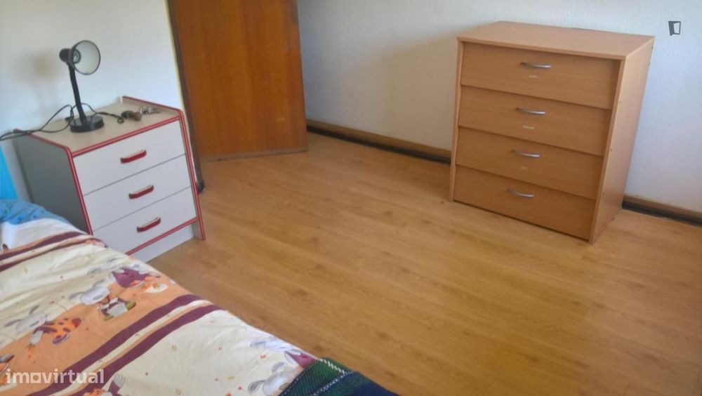 Quarto - localizado em Cidral Coimbra