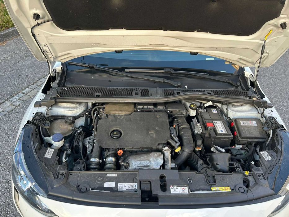 Peugeot 208 2021
