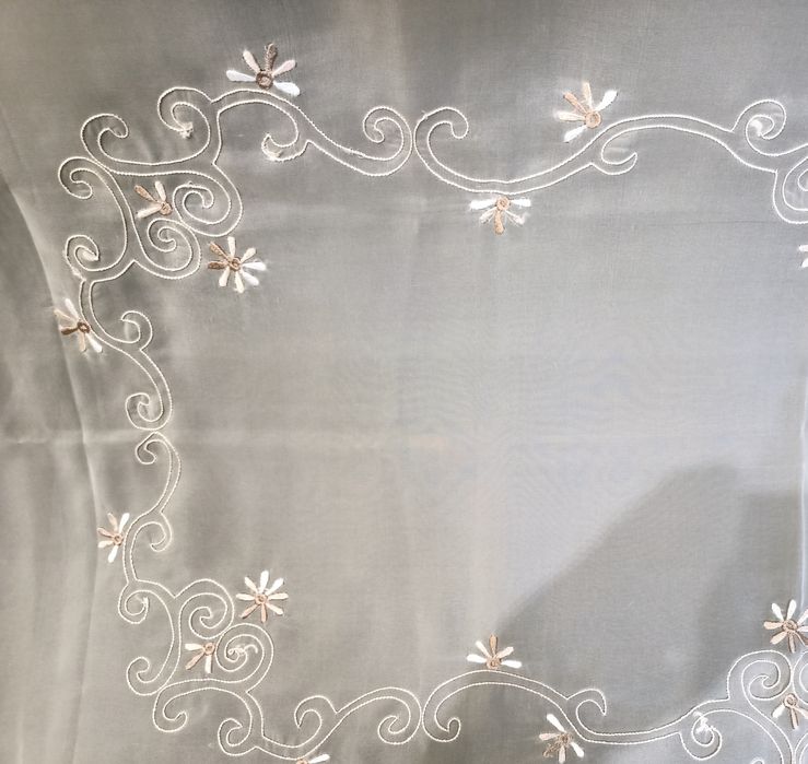 Obrus haftowany 175x135cm