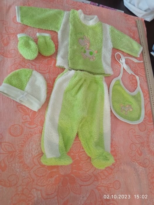 Дитячі теплі речі від 3 місяців