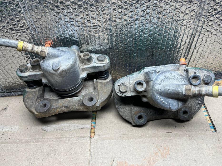 Супорта ваз 2108-15 справні з колодками цілі пильники