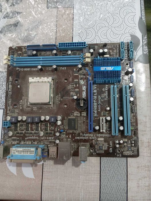 матплата M4N68T-MLEv2+процесорAMD AchlonII-неработает гнездо интернета