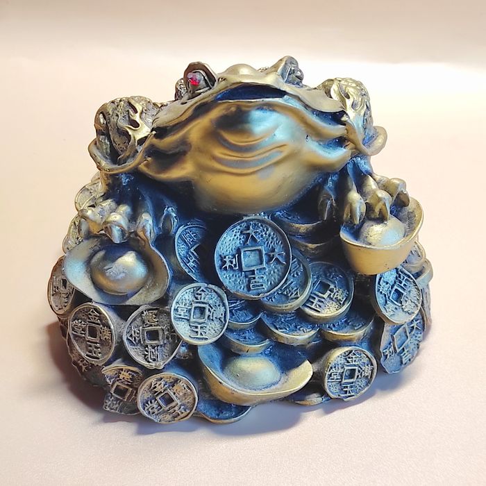 Статуэтка большая денежная трехлапая жаба Сань Чу