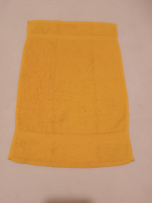 Toalha de Bidé Amarela. 49*32Cm. Nova