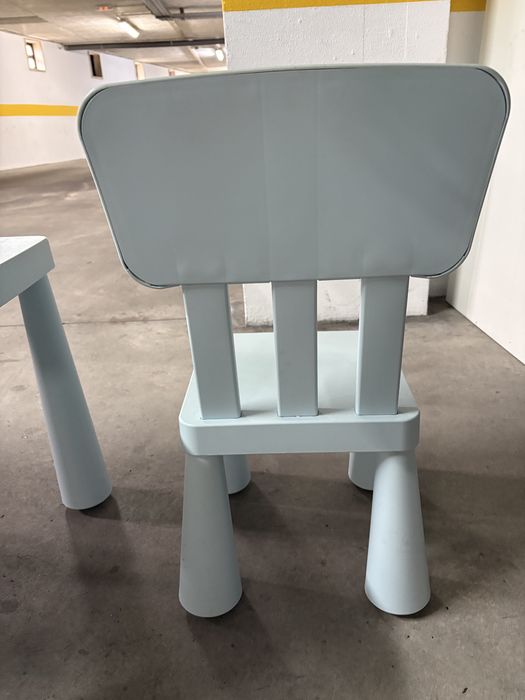 Conjunto de mesa e 2 cadeiras Ikea criança