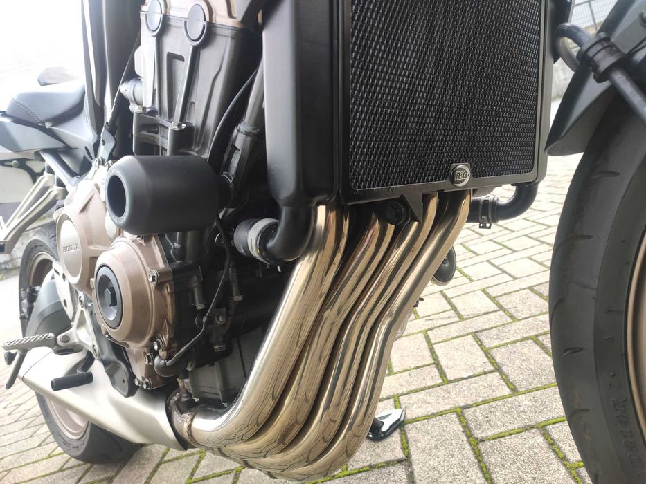 Honda cb650r 6000km 1300€ de extras