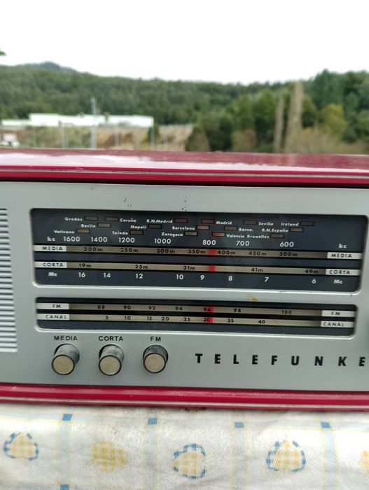 Radio antigo a valvulas