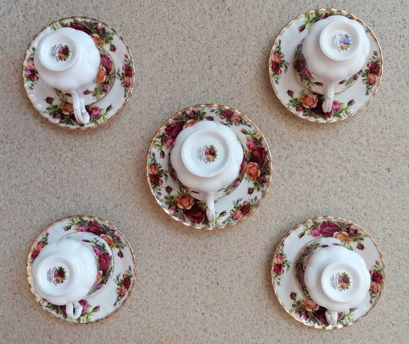 Chávenas de chá Royal Albert Vintage "Old Country Roses"