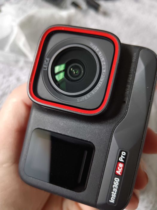 Insta 360 ace pro