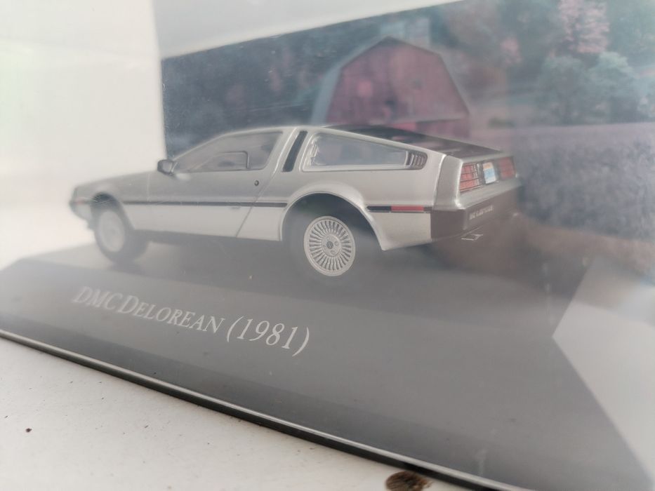 Miniatura DMC DeLorean 1/43