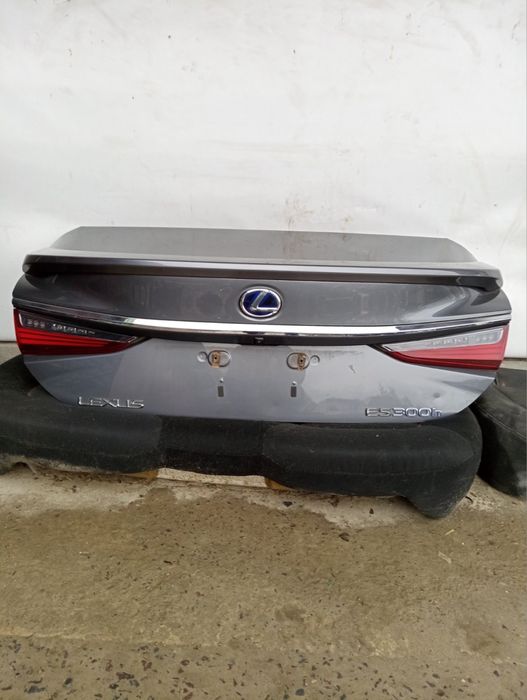 Кришка багажника LEXUS ES