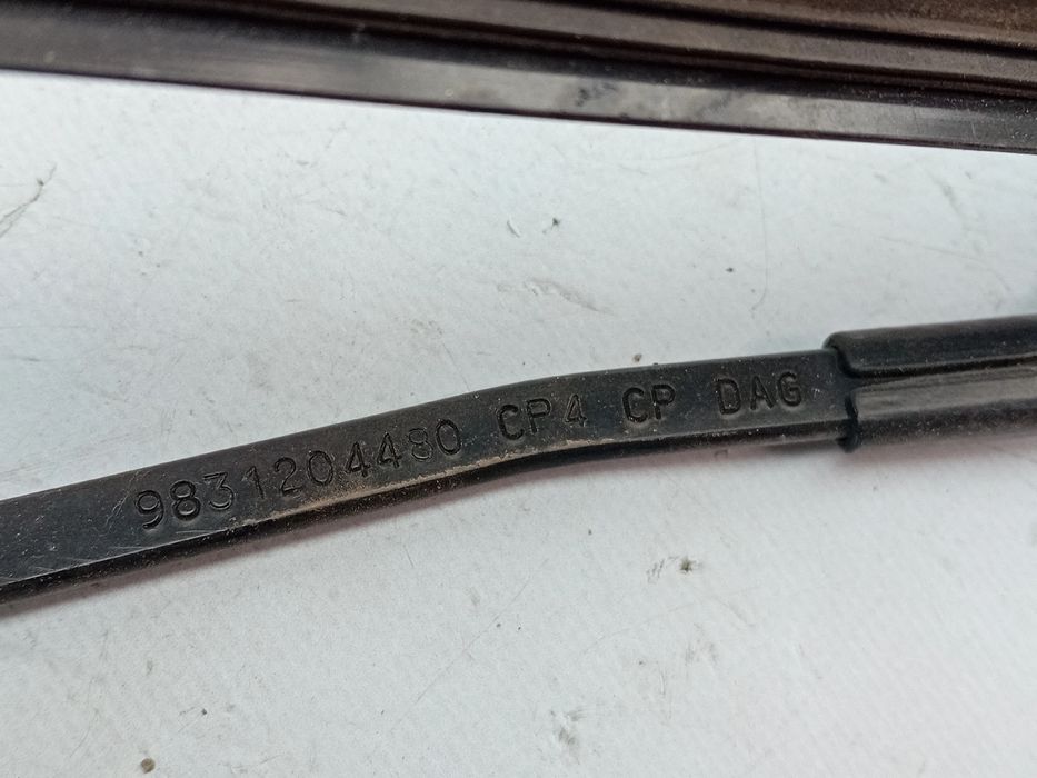 Haste / braço de escova limpa vidros frente direita CITROËN C4 III