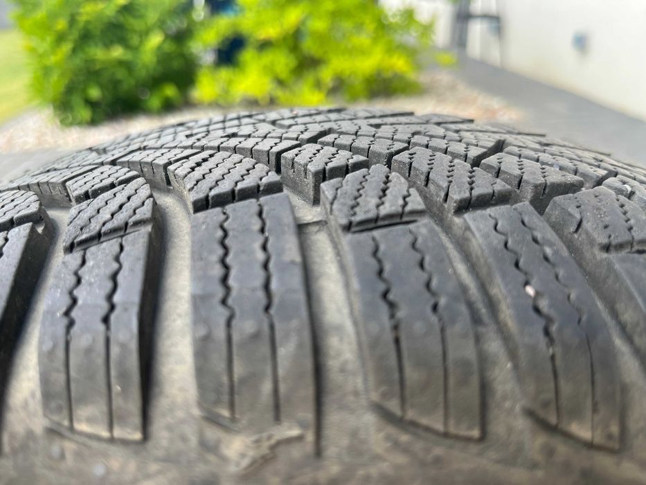 Opony 3 x GOODYEAR Ultra Grip 205/55R16