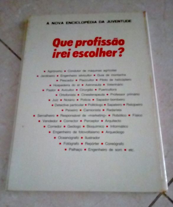 Livro "Que profissão irei escolher?"