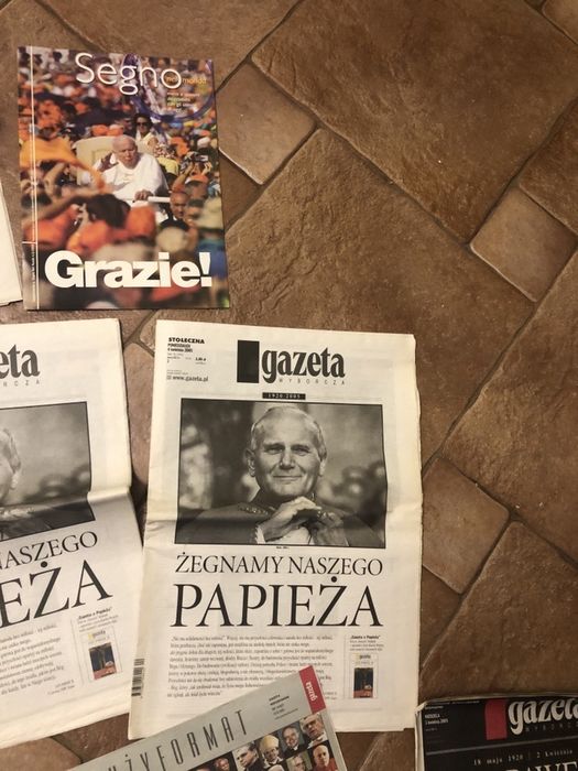 Kolekcja gazet z czasu śmierci Jana Pawła 20 tytułów