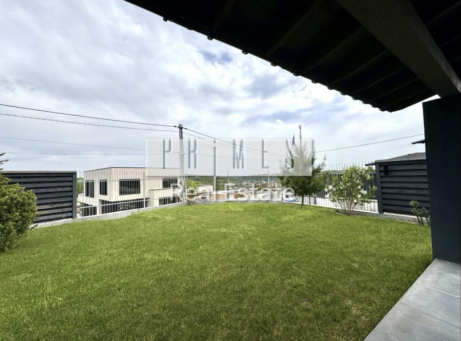 Будинок з топовою ділянкою в Лісниках повністю готовий до заселення.