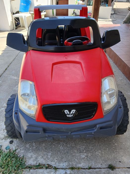 Vendo carro a bateria FEBER conforme fotos. A funcionar!