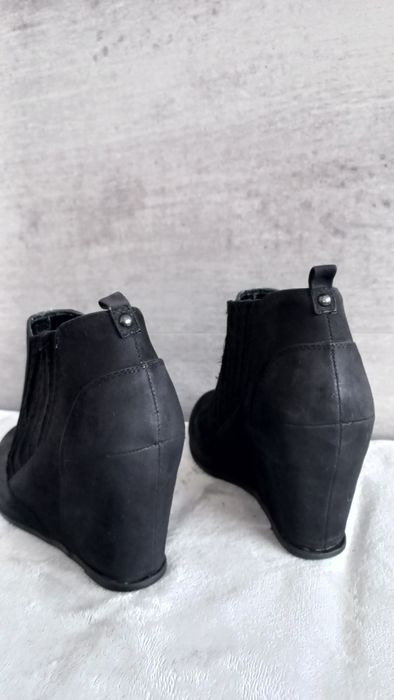 Botki, buty RIVIER ISLAND, rozmiar 37, stan bdb do poprawki.