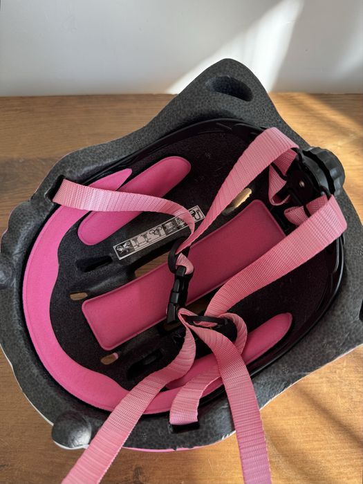 Шолом для катання на роликах Flying Eagle Monster S/M Pink