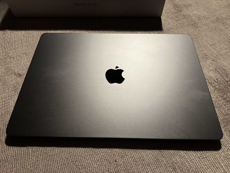 Macbook Air 15" M3 16/512 +DODATKI!