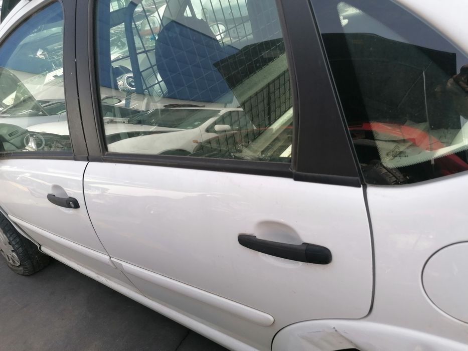 Citroën C3 /1.4 HDI de 2009 CAIXAS VARIAS todas as peças desta viatura