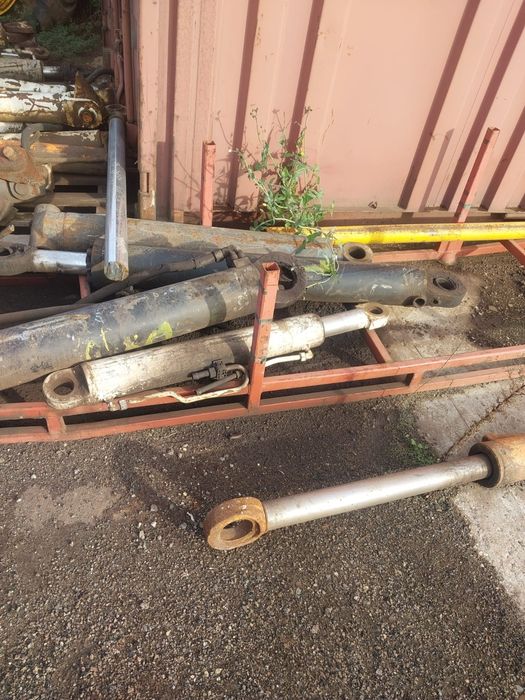 Siłowniki do łupiarek do drewna