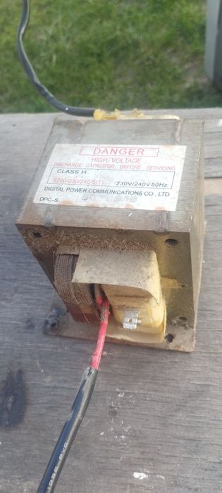 Transformator ochronny z mikrofalówki