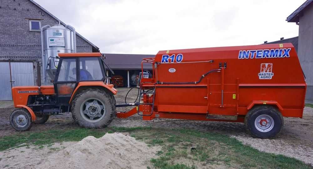 Poziomy paszowóz, wóz paszowy INTERMIX R10 Premium