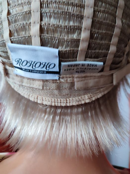 Peruka firmy Rokoko blond