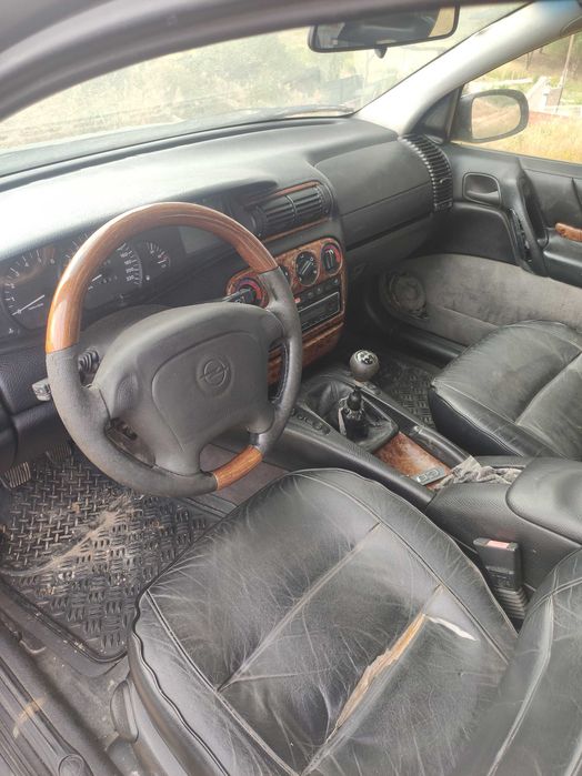 Opel Omega — fotografia 4