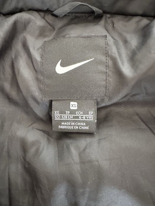 Курточка Nike  зима розмір XS (122-128см) 6-8 років