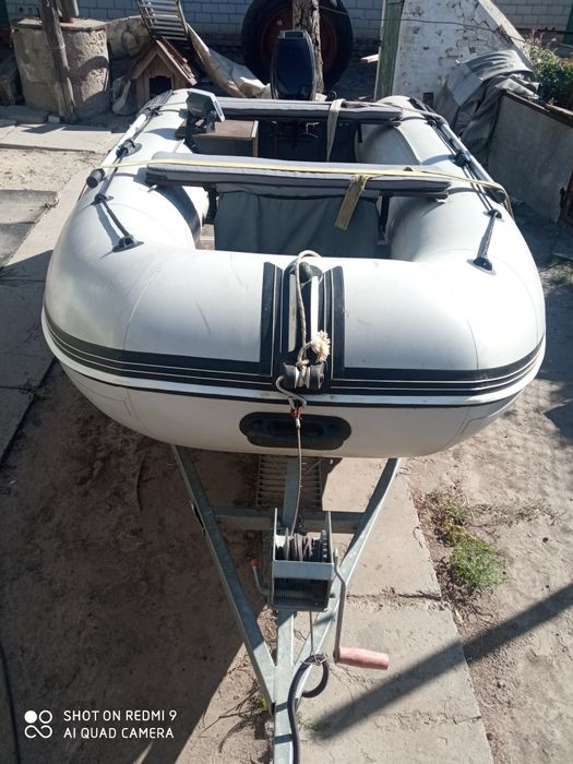 Моторна лодка, лодочний мотор