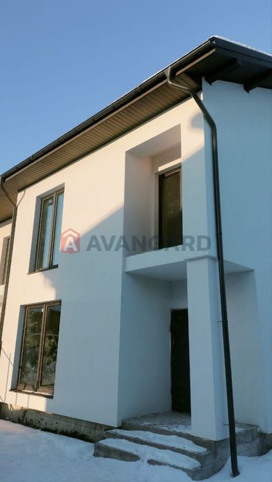 Продаж танхауса смт.Рудно котедж