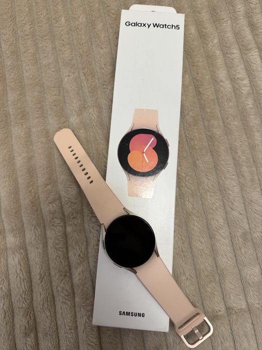 Смарт-годинник Samsung galaxy watch5 40mm в ідеальному стані