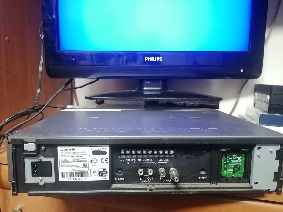 Magnetowid VHS Mitsubishi HS1024EE