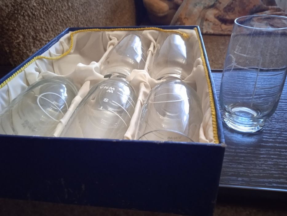 Набор стопочек,новый.В коробке,мерные стопки,