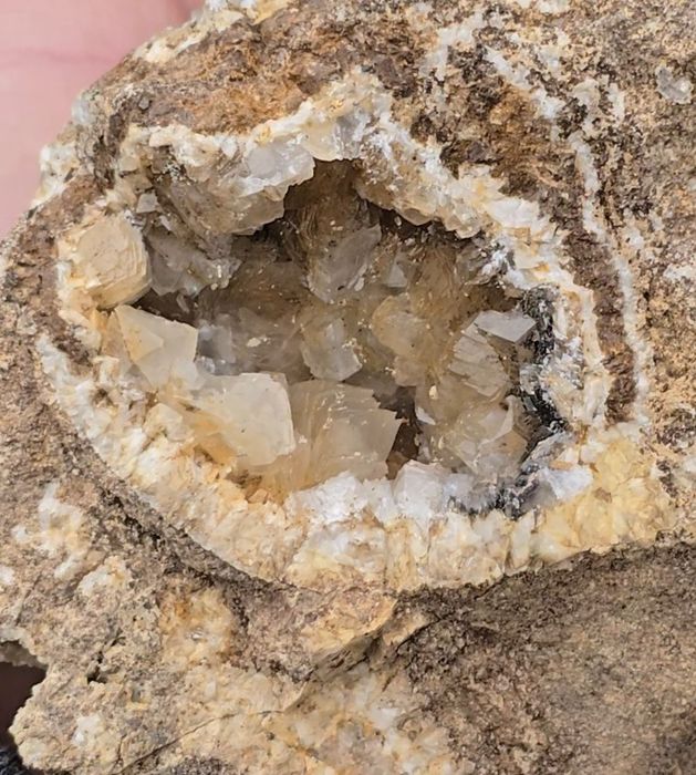 Kalcyt, piękne kryształy, okaz dwustronny. Siewierz. Naturalny minerał.