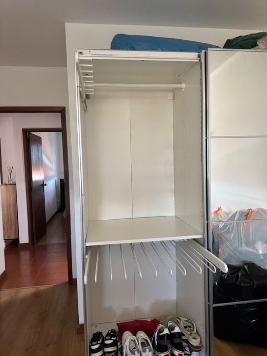 Maravilhoso guarda roupa