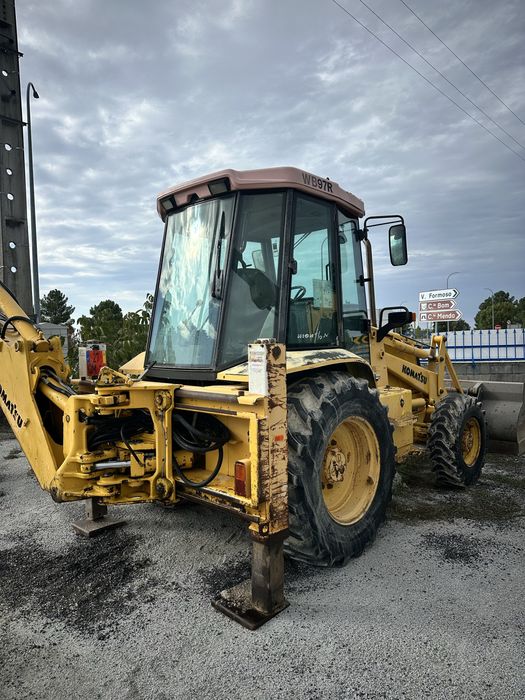 Retroescavadora Komatsu WB97R