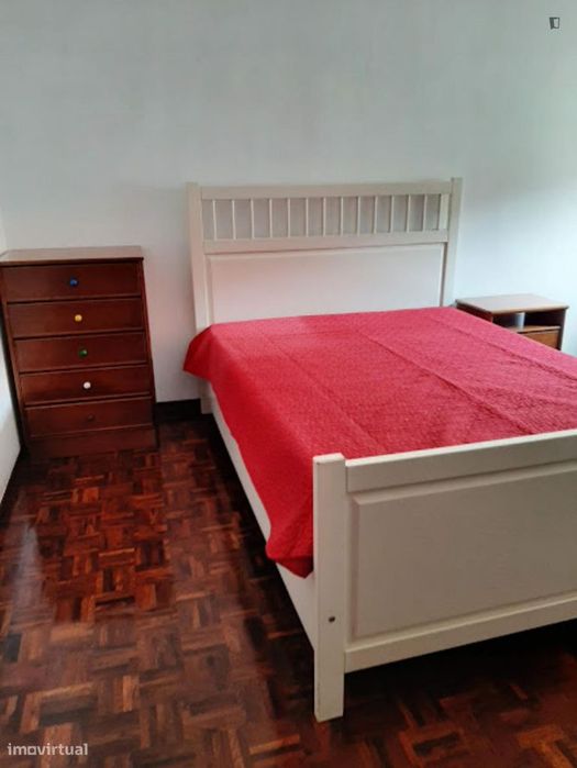Quarto - localizado em Bairro do Sol Coimbra