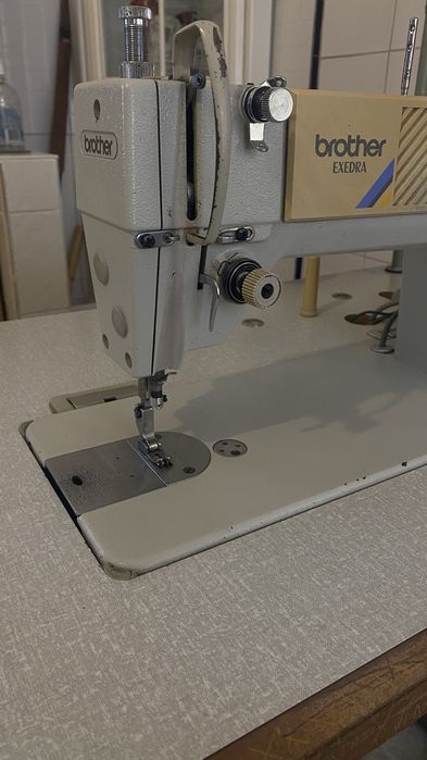 Maquina industrial de costura Brother Exedra
