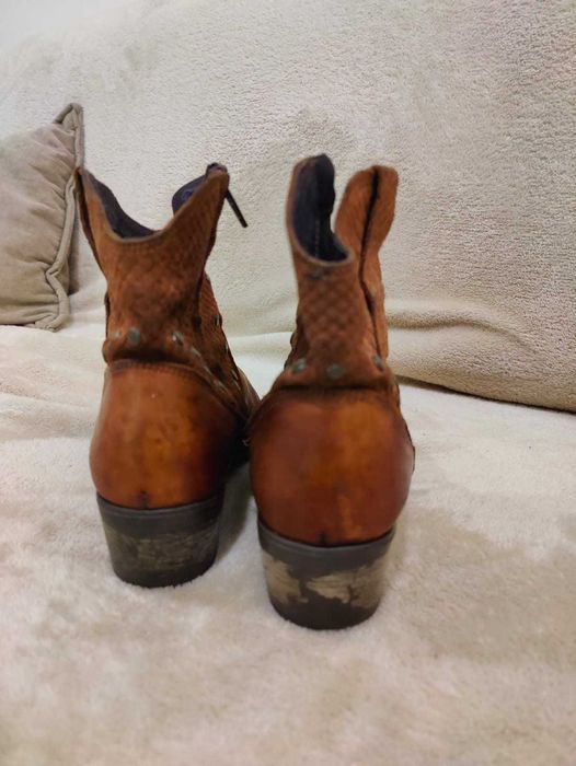 Botas 100% pele de senhora em excelente estado tam. 37